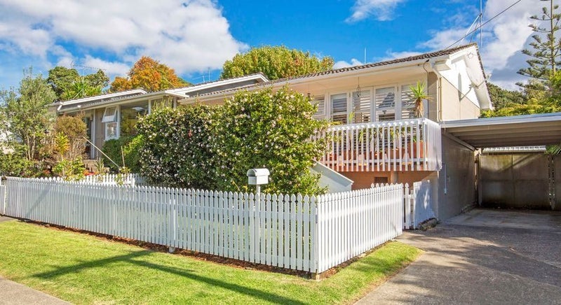 1/24 Liston Crescent, Howick, Auckland - Carousel 1