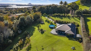 18 Estates Terrace, Welcome Bay, Tauranga - Carousel 1