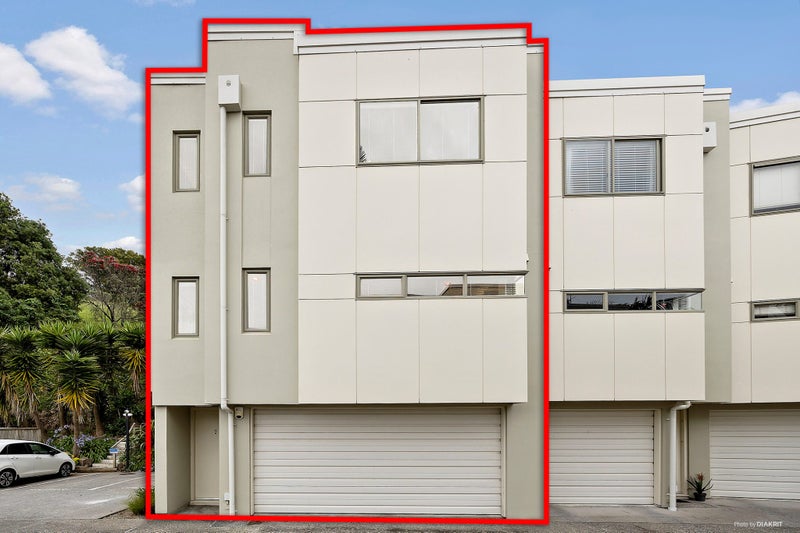 35/21 Hunters Park Drive, Three Kings, Auckland - Carousel 1