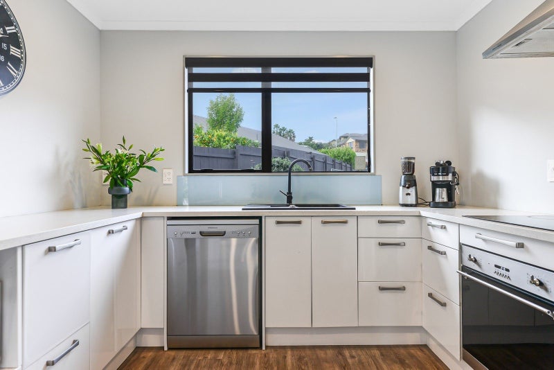 16 Palm Grove Drive, Western Heights, Hamilton - Carousel 42