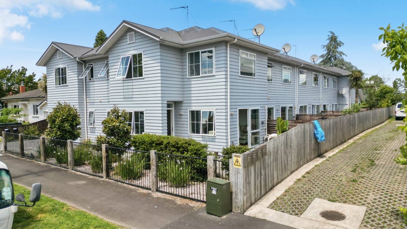 1/60 Wellington Street, Hamilton East, Hamilton - Carousel 15