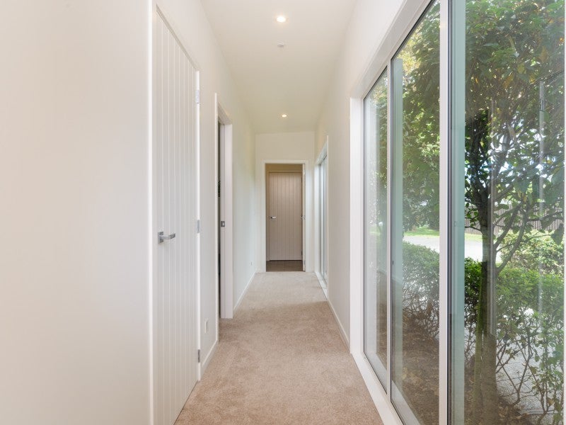 16 Grand Oaks Drive, Awapuni, Palmerston North - Carousel 26