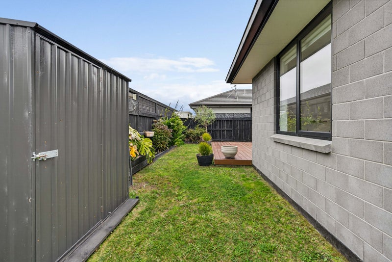 51 HILLS VIEW DR - Carousel 21