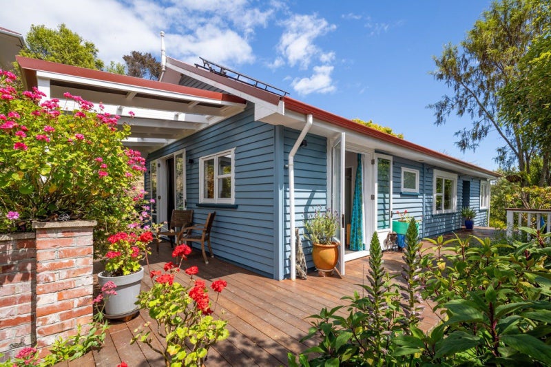 16 Brough Terrace, Washington Valley, Nelson - Carousel 1