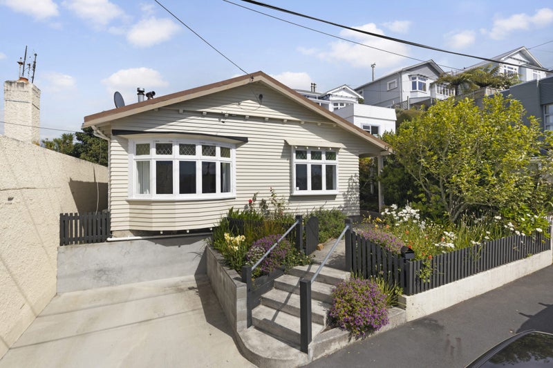 32 Mills Road, Brooklyn, Wellington - Carousel 1