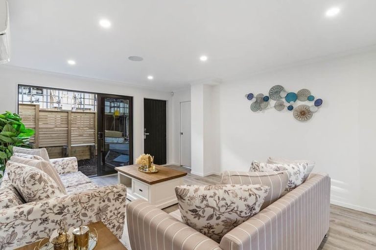 29D Littlejohn Street, Hillsborough, Auckland - Carousel 2