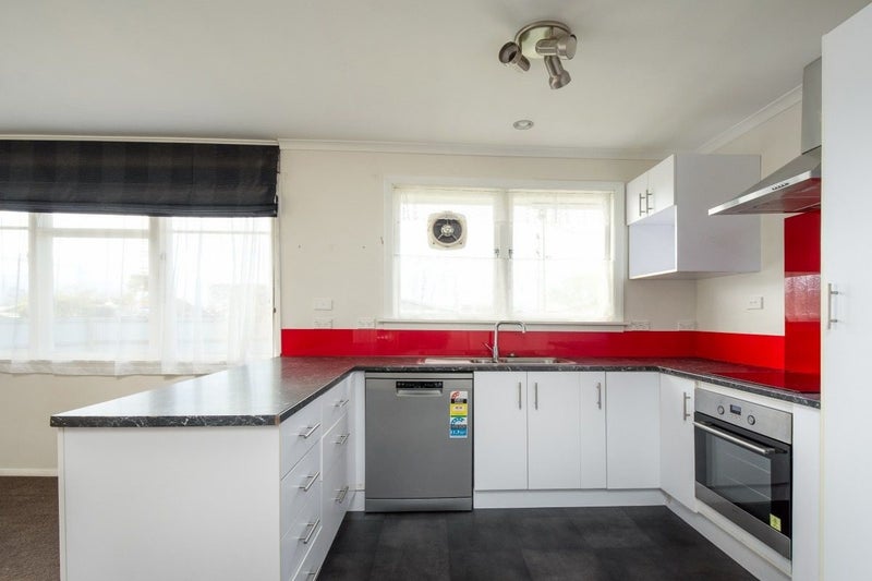 1 Cleghorn Street, Redwoodtown, Blenheim - Carousel 2