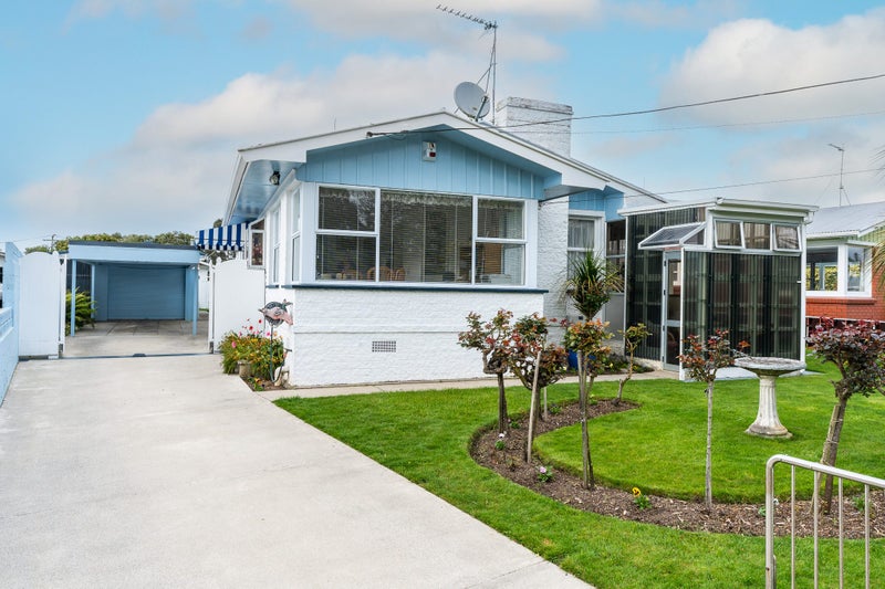 96 Fitzroy Avenue, Fitzroy, Hamilton - Carousel 1