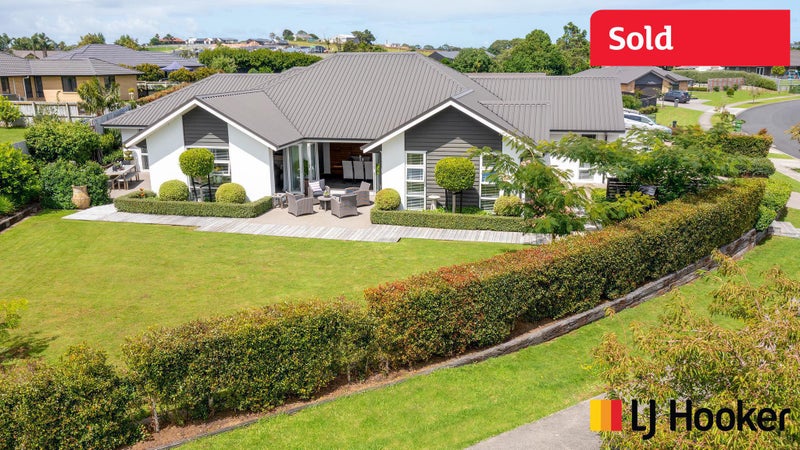 12 Pamela Christine Road, Patumahoe, Pukekohe - Carousel 1