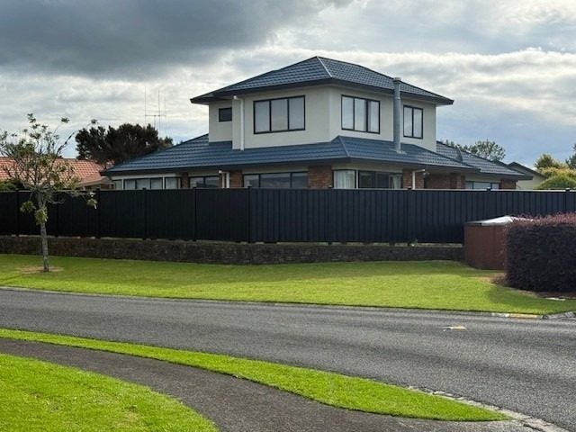 1 Hinton Place, Pyes Pa, Tauranga - Carousel 1