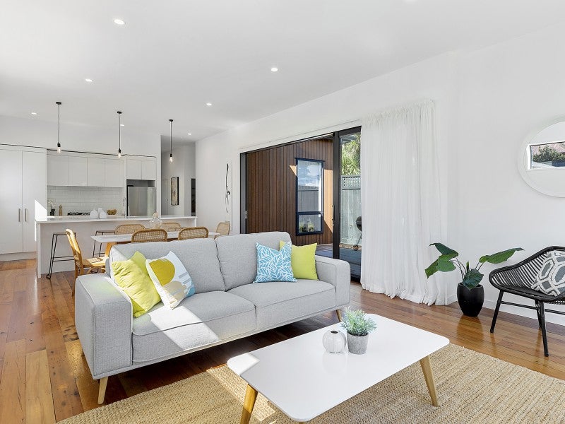 18 Rua Street, Lyall Bay, Wellington - Carousel 2