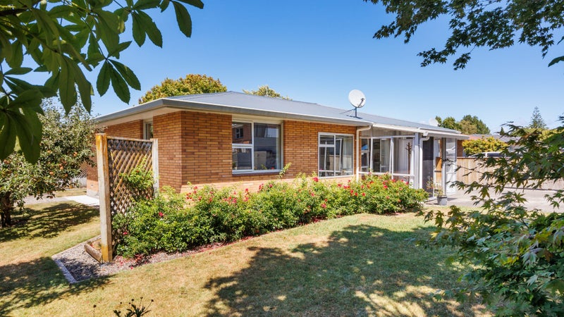 3 Ruamahanga Crescent, Terrace End, Palmerston North - Carousel 1