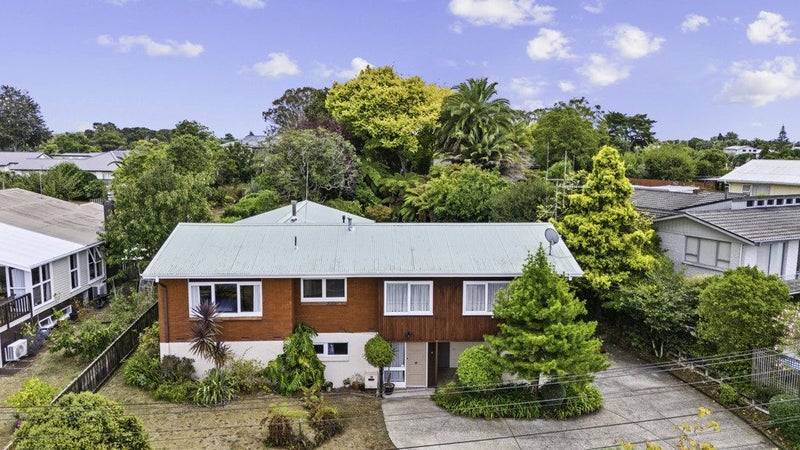 41 Acacia Crescent, Glenview, Hamilton - Carousel 1