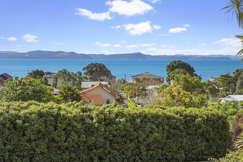 11 Beach Road, Manly, Whangaparaoa - Carousel 1