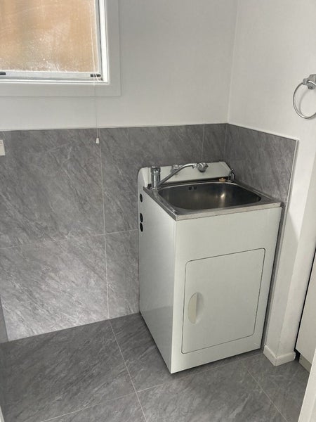 27 Corrin Street, Melville, Hamilton - Carousel 7