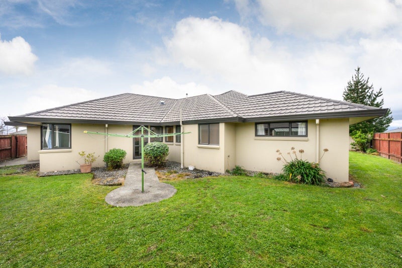6 Ron Place, Fitzherbert, Palmerston North - Carousel 26