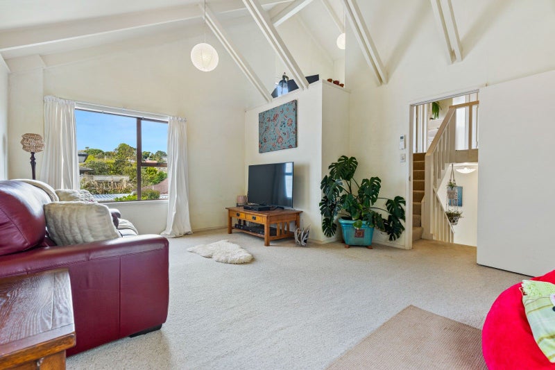 2/62 Waiau Street, Torbay, Auckland - Carousel 2