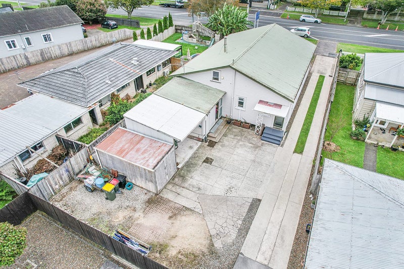 205 Galloway Street, Hamilton East, Hamilton - Carousel 22