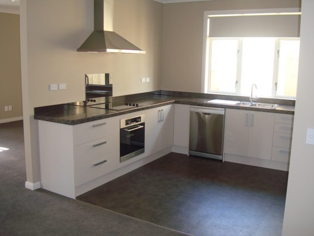 1 Sandleigh Road, Hamilton Lake, Hamilton - Carousel 2