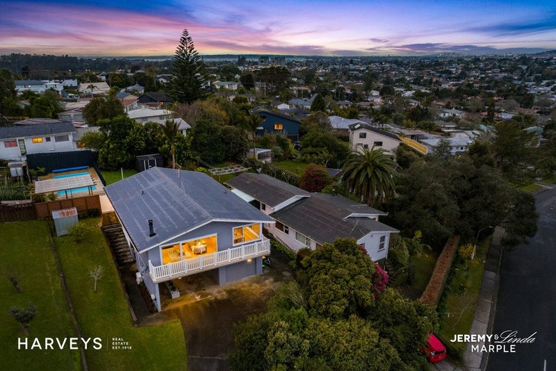 21 Nandana Drive, Glen Eden, Auckland - Carousel 2