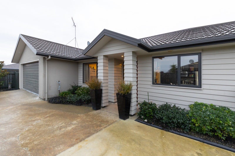 4 Angelina Way, Kelvin Grove, Palmerston North - Carousel 2
