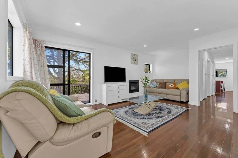 9 Waterloo Street, Howick, Auckland - Carousel 2