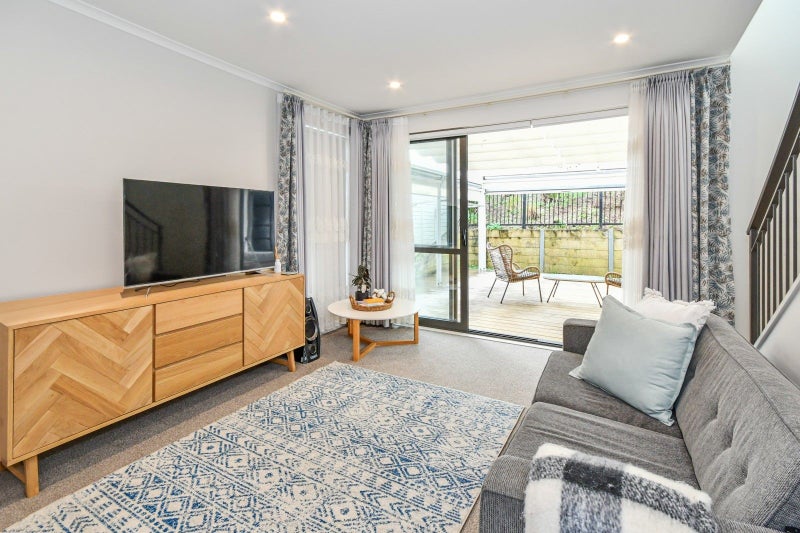 63 Matairangi Avenue, Totara Heights, Auckland - Carousel 2