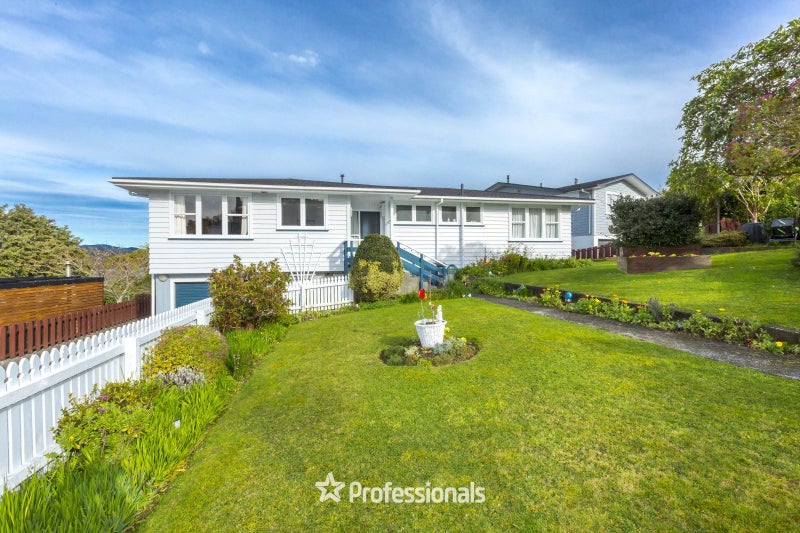 27 Sunnyview Drive, Brown Owl, Upper Hutt - Carousel 23