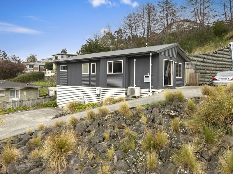 338 Kaikorai Valley Road, Bradford, Dunedin - Carousel 1
