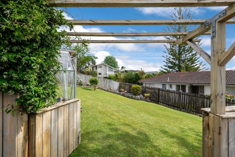 2/24 Bayview Road, Bayview, Auckland - Carousel 19