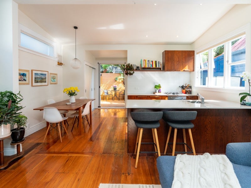 25 Patanga Crescent, Thorndon, Wellington - Carousel 2