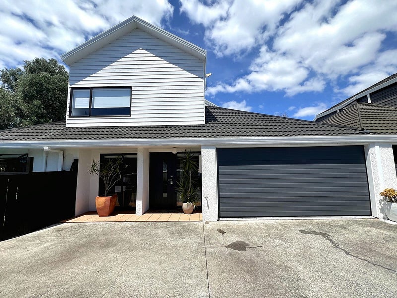 2/24 Hattaway Avenue, Bucklands Beach, Auckland - Carousel 1