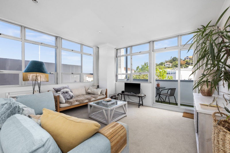 2H/3 Shakespeare Road, Napier South, Napier - Carousel 2