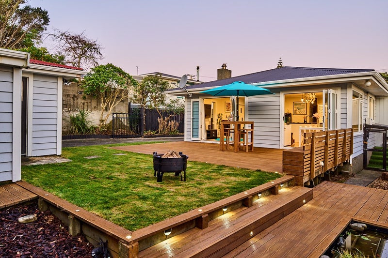 10 Alder Place, Newlands, Wellington - Carousel 1