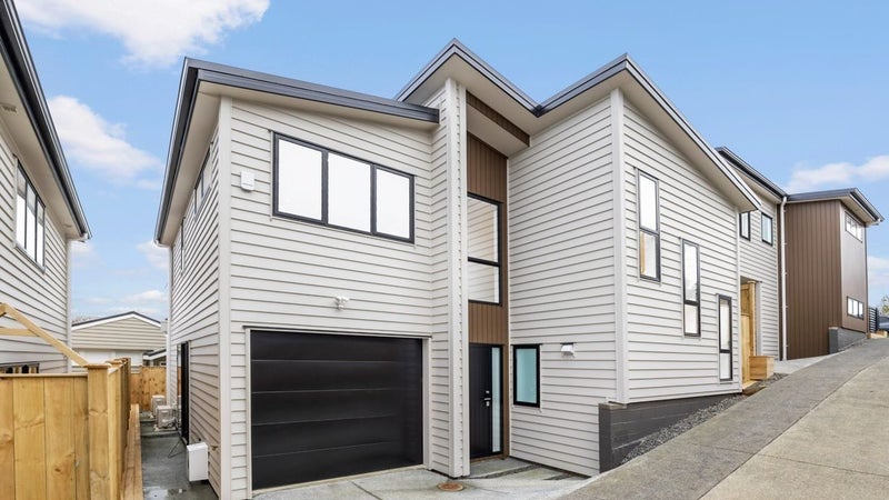 8B Meyrick place, Meadowbank, Auckland - Carousel 1