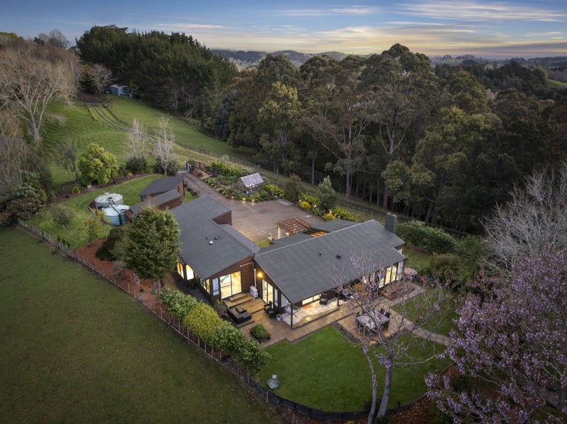 156 Ara-kotinga, Whitford, Manukau - Carousel 2