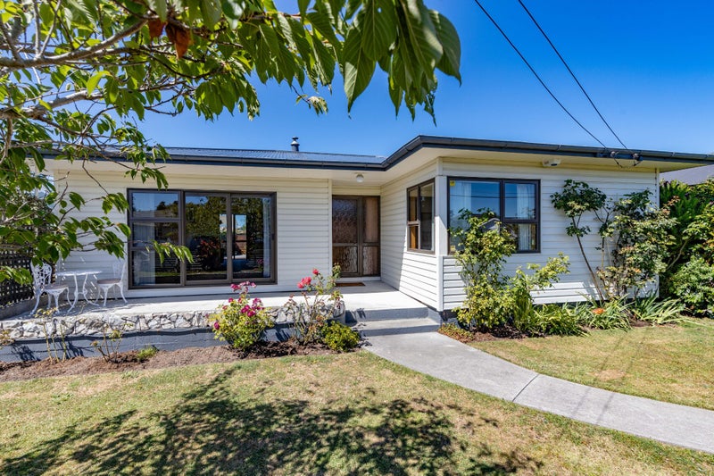 4 Barclay Place, Burwood, Christchurch - Carousel 1