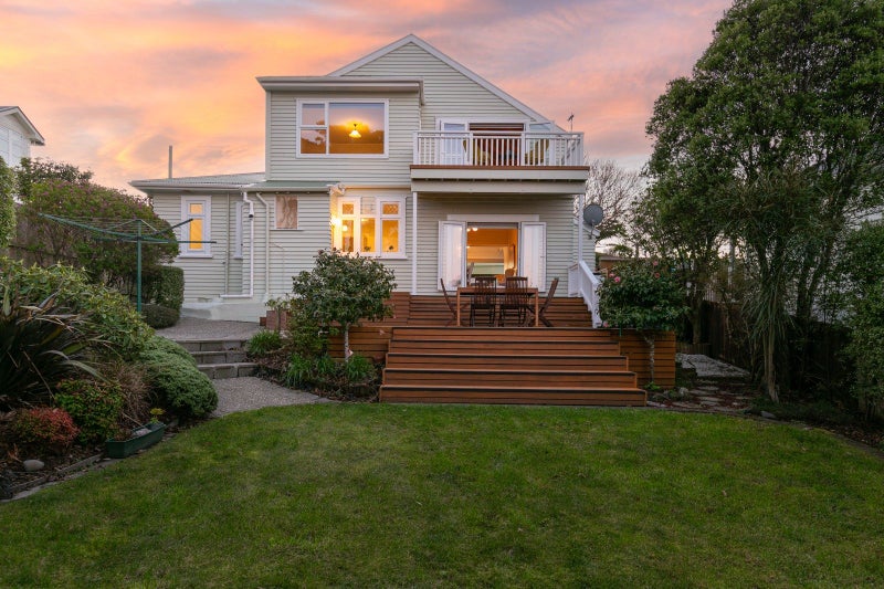 79 Ranui Crescent, Khandallah, Wellington - Carousel 1