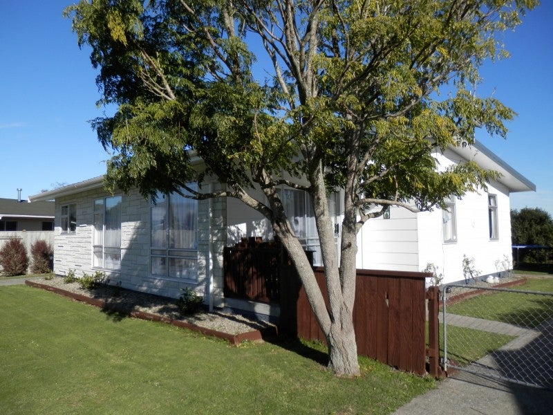 4 Hobbs Place, Westbrook, Palmerston North - Carousel 1