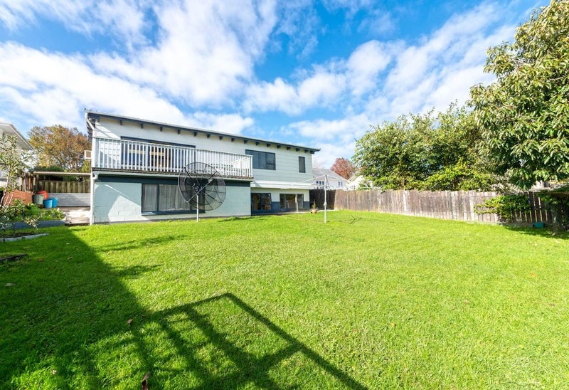 2/20 Humphrey Kemp Avenue, Henderson, Auckland - Carousel 2