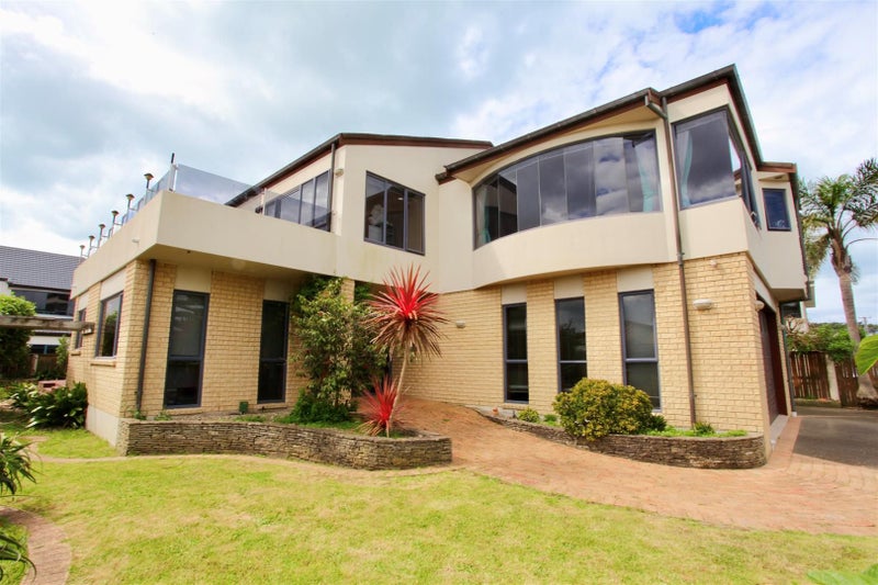 2 Devon Road, Bucklands Beach, Auckland - Carousel 1