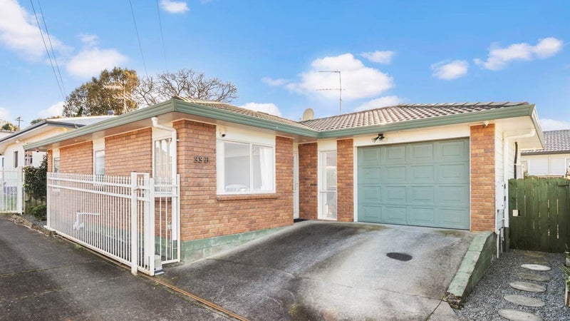 33B Hillside Road, Papatoetoe, Auckland - Carousel 1