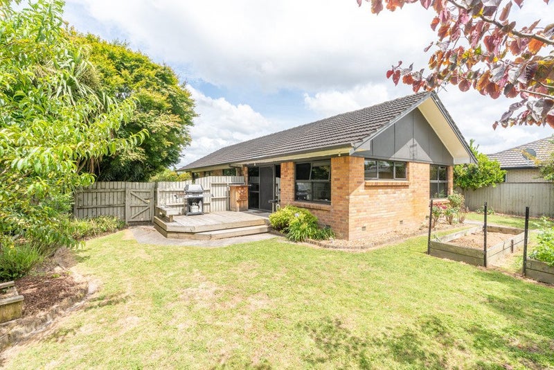 1 Southsea Crescent, Silverdale, Hamilton - Carousel 1