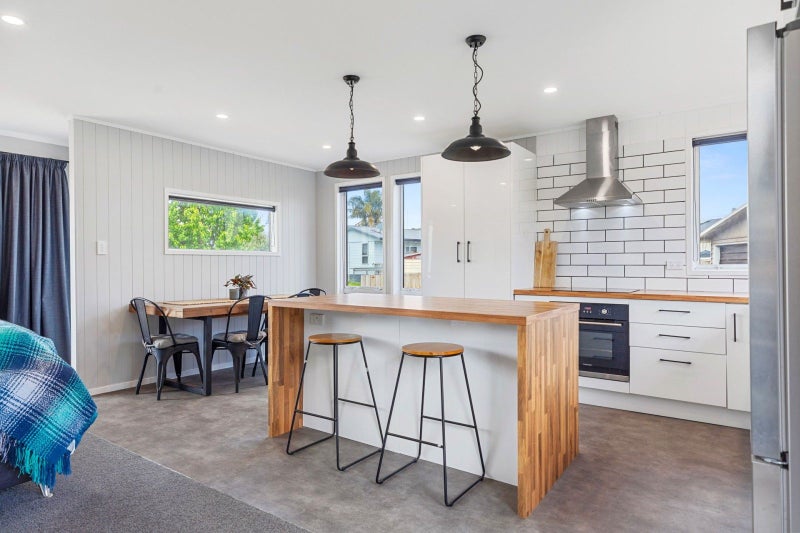 7 Sunset Drive, Te Puke - Carousel 2