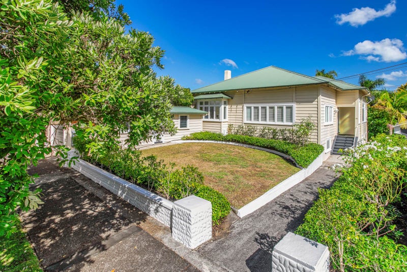 15A Atarangi Road, Greenlane, Auckland - Carousel 2