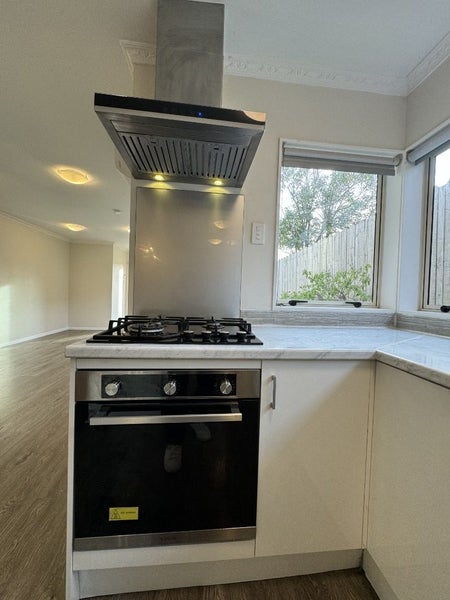 3 Taatahi Street, Weymouth, Auckland - Carousel 2