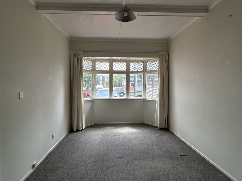 37 Brougham Street, Mount Victoria, Wellington - Carousel 14