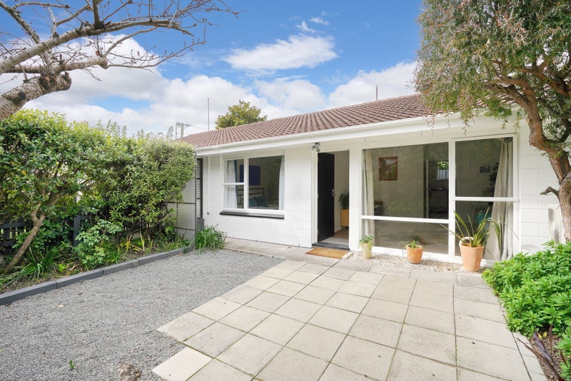 2/57 Bristol Street, St Albans, Christchurch - Carousel 1