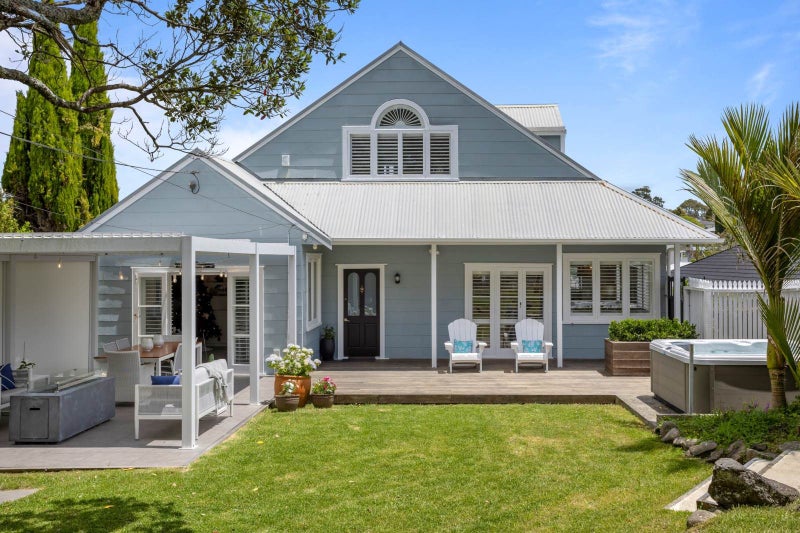 3 Brian Avenue, Forrest Hill, Auckland - Carousel 1