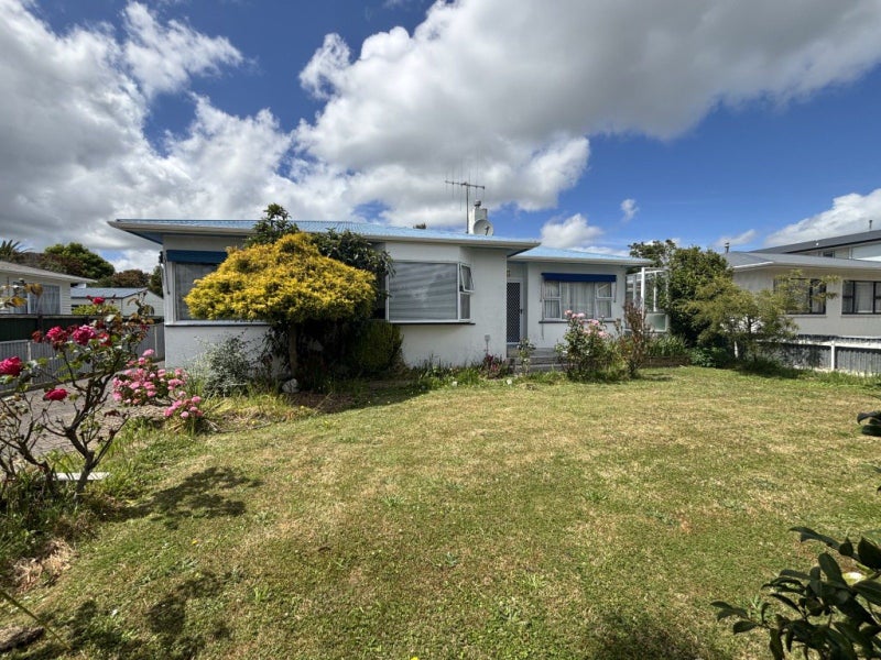 34 College Street, Awapuni, Palmerston North - Carousel 1